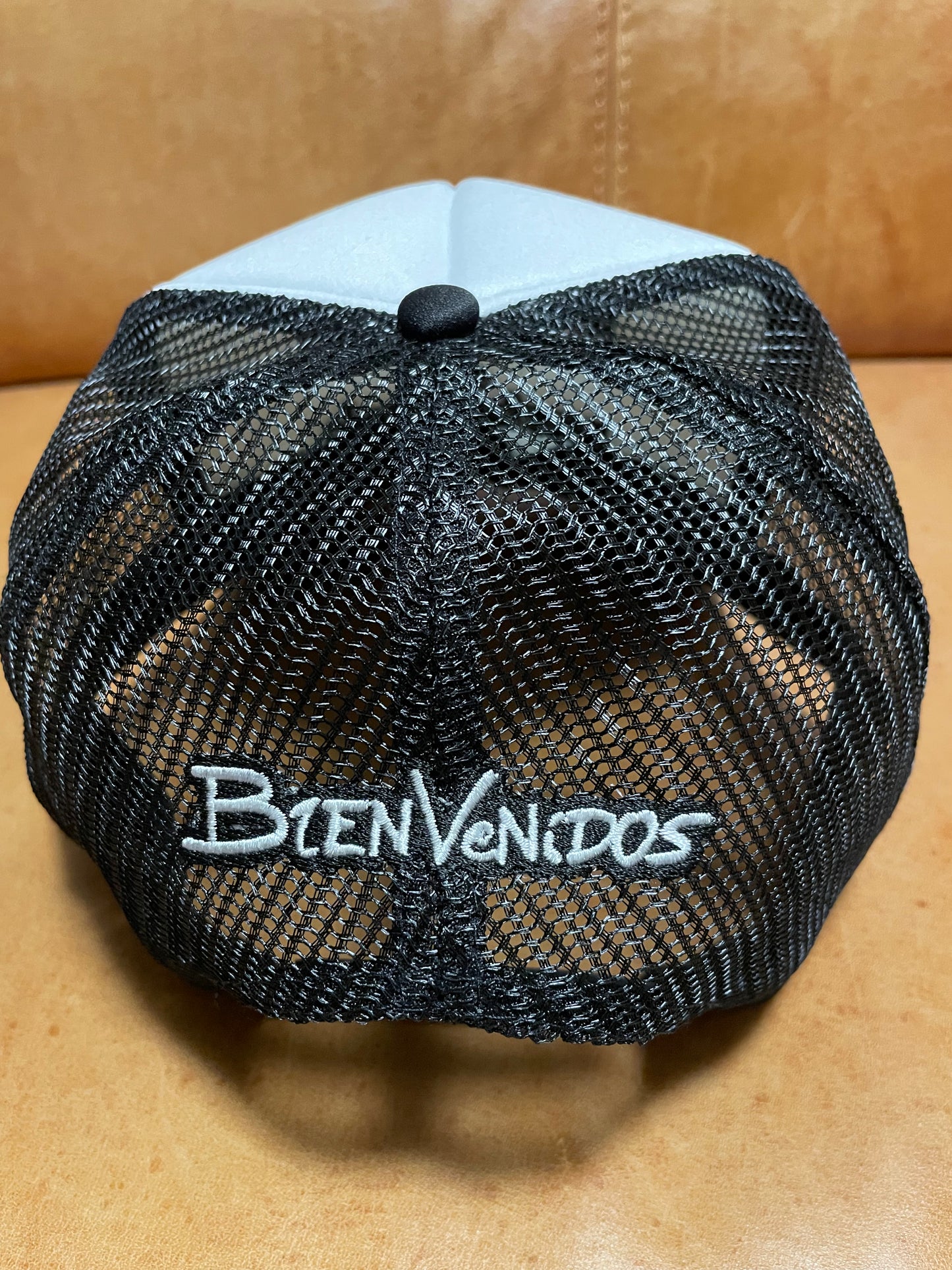 【数量限定】BVツートンメッシュキャップ ホワイト X ブラック　MULTIPLE2